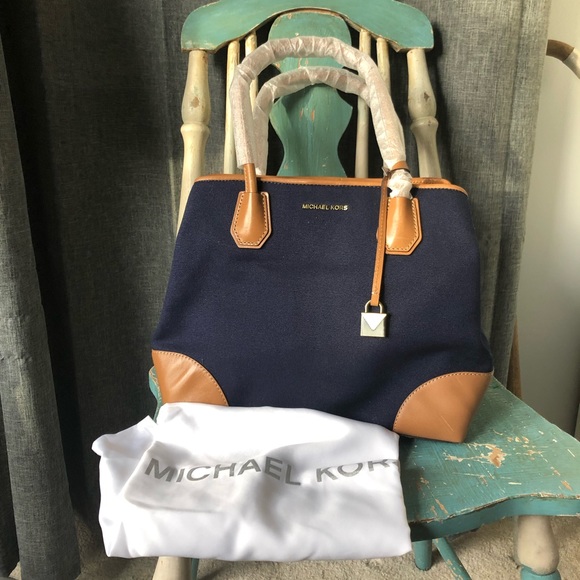 Michael Kors Mercer Bag in Admiral NWOT - Picture 2 of 7